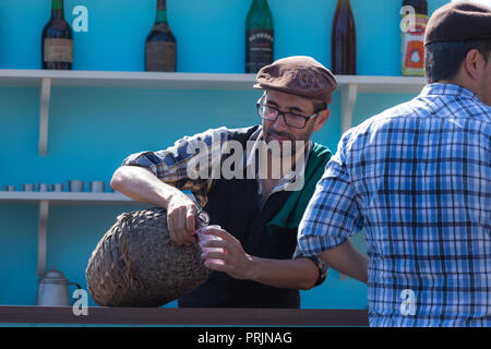 Défilé de Madeira Wine Festival ou 'Festa do Vinho Madeira' à Estreito de Camara de Lobos, l'île de Madère, Portugal, septembre 2017. Banque D'Images