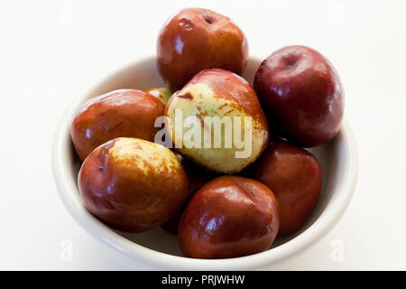 Fruits Jujube jujube (baies) aka date rouge chinois, coréen, date date (ziziphus jujuba) Banque D'Images