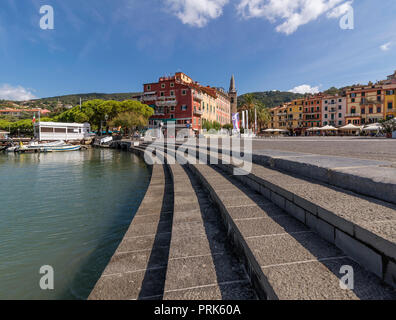 Belle vue sur la Piazza Garibaldi et de la promenade de Lerici, La Spezia, ligurie, italie Banque D'Images