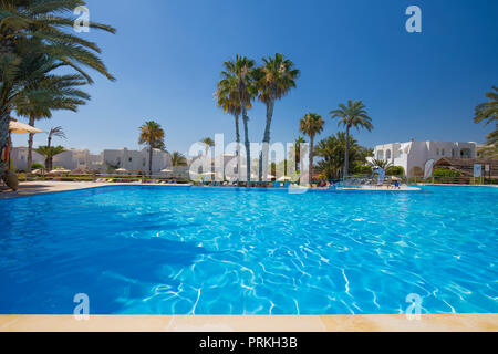 Djerba, Tunisie - 20 juin 2018 : Hôtel Seabel Aladin Djerba est situé dans une zone touristique, face à la plage sur l'île de Djerba, Tunisie. Banque D'Images