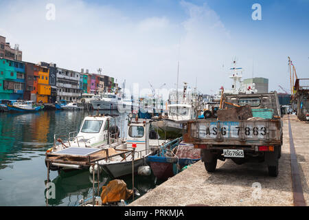 Keelung, Taïwan - septembre 5, 2018 : Vieux port de pêche de la ville de Keelung Banque D'Images