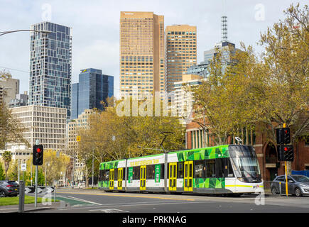 Melbourne city tours de bureaux et de tramway, transports publics, Victoria, Australie. Banque D'Images