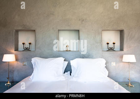 Chambre à coucher moderne intérieur joliment conçu Banque D'Images