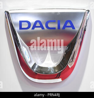 Paris, France. 06Th Oct, 2018. Un logo Dacia, prises sur la deuxième journée de la presse du Salon International de l'Automobile de Paris. Le salon sera ouvert au public du 04 au 14 octobre. Credit : Uli Deck/dpa/Alamy Live News Banque D'Images