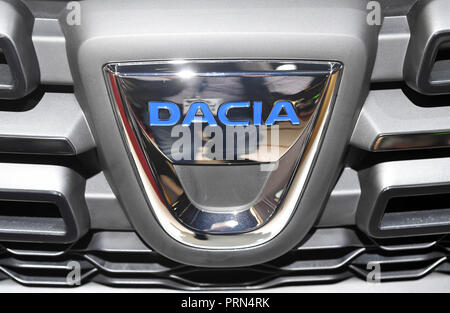 Paris, France. 06Th Oct, 2018. Un logo Dacia, prises sur la deuxième journée de la presse du Salon International de l'Automobile de Paris. Le salon sera ouvert au public du 04 au 14 octobre. Credit : Uli Deck/dpa/Alamy Live News Banque D'Images