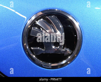 Paris, France. 06Th Oct, 2018. Un logo Skoda, prises sur la deuxième journée de la presse du Salon International de l'Automobile de Paris. Le salon sera ouvert au public du 04 au 14 octobre. Credit : Uli Deck/dpa/Alamy Live News Banque D'Images