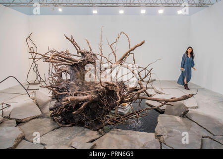 Regents Park, London, UK. 3ème Oct 2018. Le Shaman, 2018, par Tatiana trouve, dans kamel mennour - Frieze Art Fair à Regents Park. Il reste ouvert jusqu'à 7 Oct 2018. Crédit : Guy Bell/Alamy Live News Banque D'Images