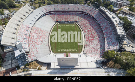 Athens, Georgie, USA. 3e oct, 2018. Le 03 octobre 2018 - Athènes, Géorgie, USA : vues aériennes de stade Sanford, qui est le lieu de la lecture sur le campus pour le football à l'université de Georgia à Athens, Georgia, United States. Le stade de 92 746 places est le dixième plus grand stade au sein de la NCAA. Crédit : Walter G Arce Sr Asp Inc/ASP/ZUMA/Alamy Fil Live News Banque D'Images