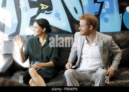 Le duc et la duchesse de Sussex à l'Joff Peacehaven, centre jeunesse, East Sussex, dans le cadre de leur première visite officielle au Sussex. Banque D'Images