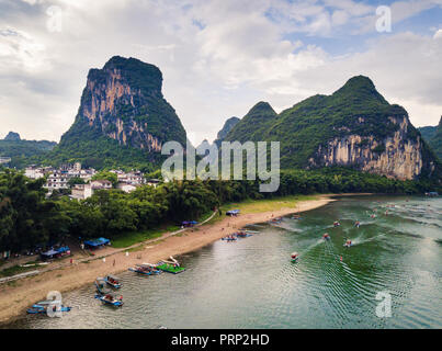 Comté de Yangshuo Li river et à Guilin, Chine vue aérienne Banque D'Images