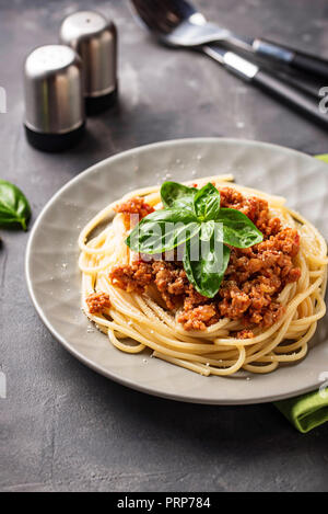 Les pâtes à la bolognaise. Spaghetti avec sauce à la viande Banque D'Images
