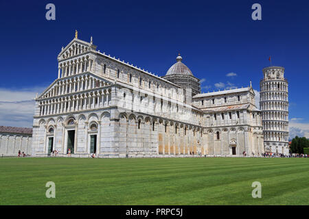 Piazza del Duomo à Pise, basilique et de la tour de Pise, Italie Banque D'Images