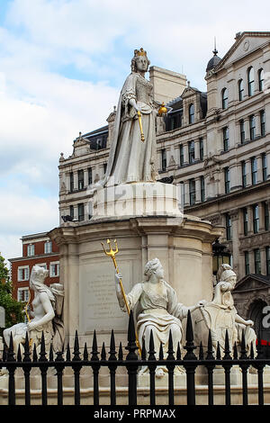 Statue de la Reine Anne, St Paul's Churchyard Banque D'Images