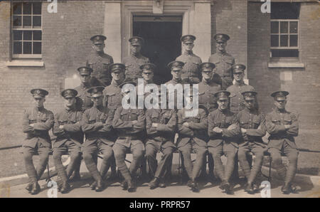 * Vintage Photographie montrant un groupe de soldats de l'armée britannique WW1 Banque D'Images