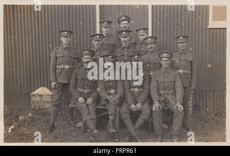 * Vintage Photographie montrant un groupe de soldats de l'armée britannique WW1 Banque D'Images