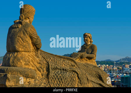 Sculpture en l'honneur de l'raderas dans le port de Castro Urdiales, Cantabria, Spain, Europe Banque D'Images