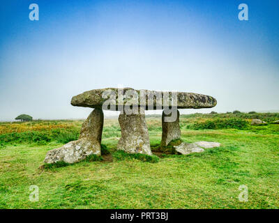 Lanyon Quoit, une chambre funéraire néolithique - un dolmen ou cromlech - près de Land's End en Cornouailles, Angleterre, Royaume-Uni. Banque D'Images