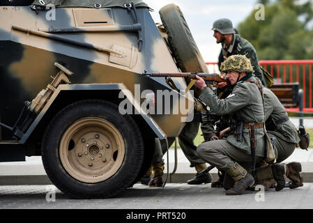La Pologne, Gryfino, 22 septembre 2018 : déconstruction des batailles de la Seconde Guerre mondiale. Reconstruction de batailles de la Seconde Guerre mondiale. Soldats Banque D'Images