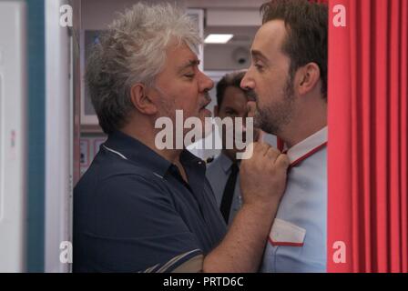 Titre original : Los Amantes PASAJEROS. Titre en anglais : Je suis tellement excité. Année : 2013. Réalisateur : Pedro Almodovar. Stars : Pedro Almodovar ; Javier Camara, ANTONIO DE LA TORRE. Credit : EL DESEO S.A. / EMILIO PEREDA, PAOLA ARDIZZONI / Album / Banque D'Images