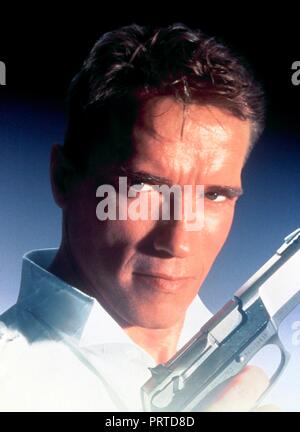 Titre original : True Lies. Titre en anglais : c'est vrai. Année : 1994. Réalisateur : James CAMERON. Stars : Arnold Schwarzenegger. Crédit : 20TH CENTURY FOX / Album Banque D'Images