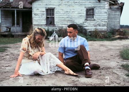 Titre original : Forrest Gump. Titre en anglais : Forrest Gump. Année : 1994. Réalisateur : Robert Zemeckis. Stars : Tom Hanks, ROBIN WRIGHT. Credit : PARAMOUNT PICTURES / Album Banque D'Images