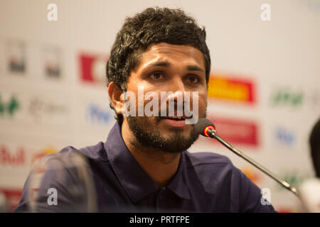 Colombo, Sri Lanka. 06Th Oct, 2018. Sri Lanka Le capitaine Dinesh Chandimal parle aux médias au cours de la série d'ODI Lancement conférence de presse à l'hôtel l'équipe le 3 octobre 2018 à Colombo, le Crédit : Sameera Peiris/Pacific Press/Alamy Live News Banque D'Images