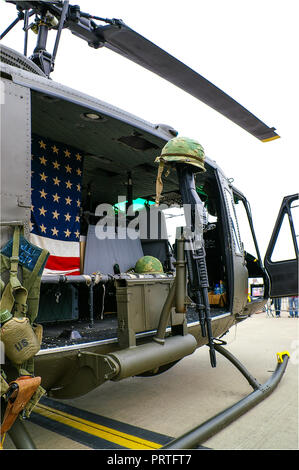 La 129th Aviation Company sert au Vietnam du 21 octobre 1965 au 8 mars 1973 et est affectée au 10th combat Aviation Battalion. Bell UH-1H Huey Banque D'Images