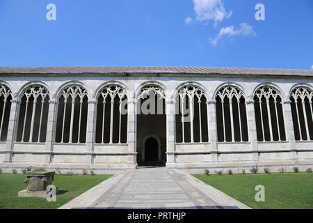 L'Italie. Pise. Campo Santo 'Monumental cimetière'. Architecte : Giovanni di Simone. 13e siècle. La région Toscane. . Banque D'Images