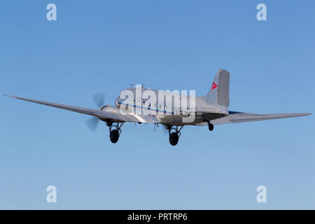 Vintage avion Douglas DC-3C VH-AES en Trans Australian Airlines livery. Banque D'Images