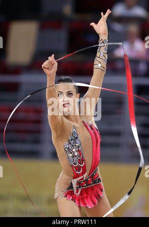 Sofia, Bulgarie - 14 septembre, 2018 : Linoy ashram d'Israël exécute avec ruban d'2018 Championnats du monde de gymnastique rythmique. Commerçant indiv Banque D'Images