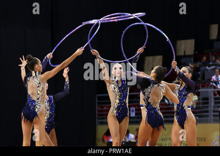 Sofia, Bulgarie - 15 septembre, 2018 : l'Estonie l'équipe exécute au cours de la 2018 Championnats du monde de gymnastique rythmique. Tournoi de groupe. Banque D'Images