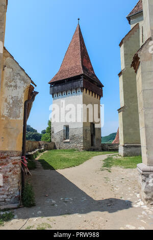 Tour de l'église fortifiée de Biertan en Transylvanie, Roumanie Banque D'Images