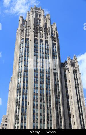 CHICAGO, USA - 27 juin 2013 : Tribune Tower gratte-ciel de style néo-gothique à Chicago. C'est 462 ft (141 m) de hauteur et fait partie d'Michigan-Wacker Historic Distri Banque D'Images