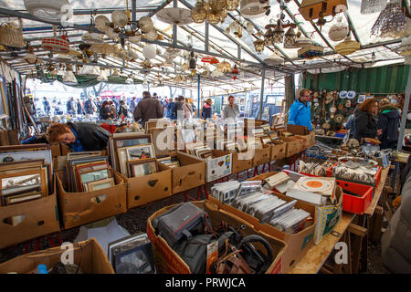 Marché aux puces à Berlin. Banque D'Images