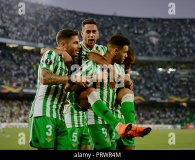 Real Betis v F91 Dudelange - UEFA Europa League. ; Séville, ESPAGNE - 04 octobre : le Real player Cristian Tello célèbre après avoir marqué le but dans la partie appartenant à la phase de groupes de l'UEFA Europa League ; ; (groupe f) ; face à la Real Betis v F91 Dudelange stade Benito Villamarin ; ; ; ; le 04 octobre 2018 photo:Cristobal Duenas/Cordon Press Banque D'Images