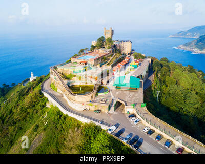 La Tour Monte Igueldo, point de vue et le parc d'attractions sur la montagne Monte Igueldo à San Sebastian ou Donostia ville en Espagne Banque D'Images