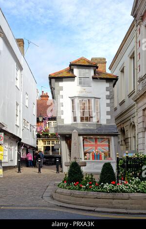 Le Crooked House, High Street Windsor Berkshire England UK Banque D'Images