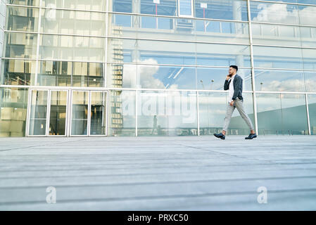 Woman outdoors Banque D'Images