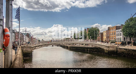 Ha'penny Bridge, Bachelors Walk, ville du nord, Dublin, Irlande Banque D'Images