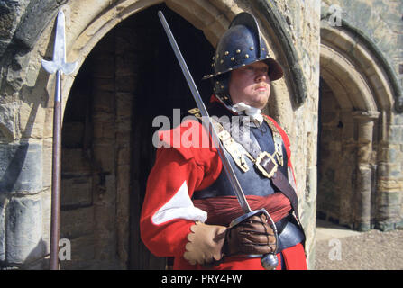 Ensign royalistes Guerre Civile Anglaise (Reenactor) Banque D'Images