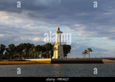 Monument de Christophe Colomb foi découverte Panorama, Cristobal Colon sculpture à Huelva, Andalousie, Espagne, en pointant à l'Amérique, le nouveau monde Banque D'Images