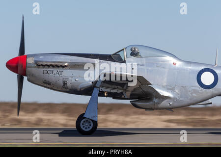 Ancien Royal Australian Air Force (RAAF) Commonwealth Aircraft Corporation CA-18 Mustang VH-AGJ (North American P-51D Mustang) seconde guerre mondiale fighter pl Banque D'Images