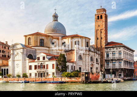 L'Italie, Venise, le Grand Canal avec l'église San Geremia Banque D'Images
