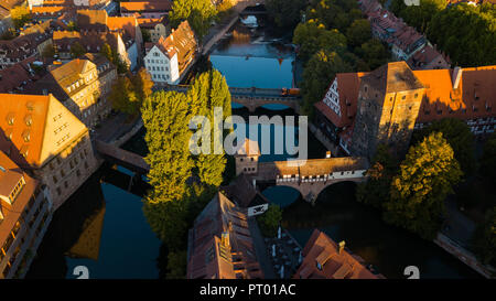 Les bâtiments et les ponts le long de la Pegnitz, Nuremberg, Allemagne Banque D'Images