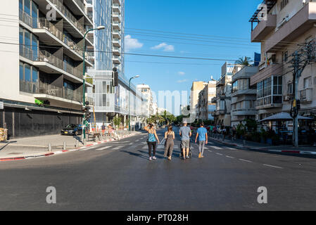 Israël, Tel Aviv - 19 septembre 2018 : Jour de Yom Kippour, le jour le plus saint de l'année dans le Judaïsme. En ce jour, les Israéliens s'abstenir d'utiliser la voiture. L'em Banque D'Images