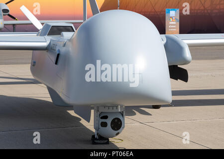 BERLIN, ALLEMAGNE - Apr 27, 2018 : Airbus EADS Harfang drone UAV militaires armés sur l'affichage à l'ILA Berlin Air Show. Banque D'Images