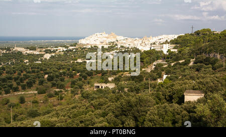 Skyline d'Ostuni, la ville blanche des Pouilles Banque D'Images