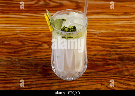 Milk-shake à la menthe et de la glace Banque D'Images