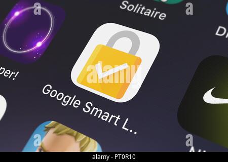 Londres, Royaume-Uni - Octobre 05, 2018 : Gros plan sur le verrou Smart Google Mobile App de Google, Inc.. Banque D'Images