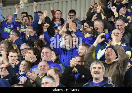 4 Octobre , totalement méchants, stade St Helens, Angleterre ; Betfred Super League Super 8s demi-finale St Helens v Warrington Wolves ; visages dans la foule Crédit : Richard Long/News Images Banque D'Images